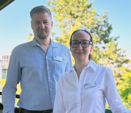 Dr. Lennard Peter Schneider (Chefarzt Allgemeinpsychiatrie) und Dr. Jutta Maria Scheuermann (ärztliche Direktorin und Chefärztin Gerontopsychiatrie)