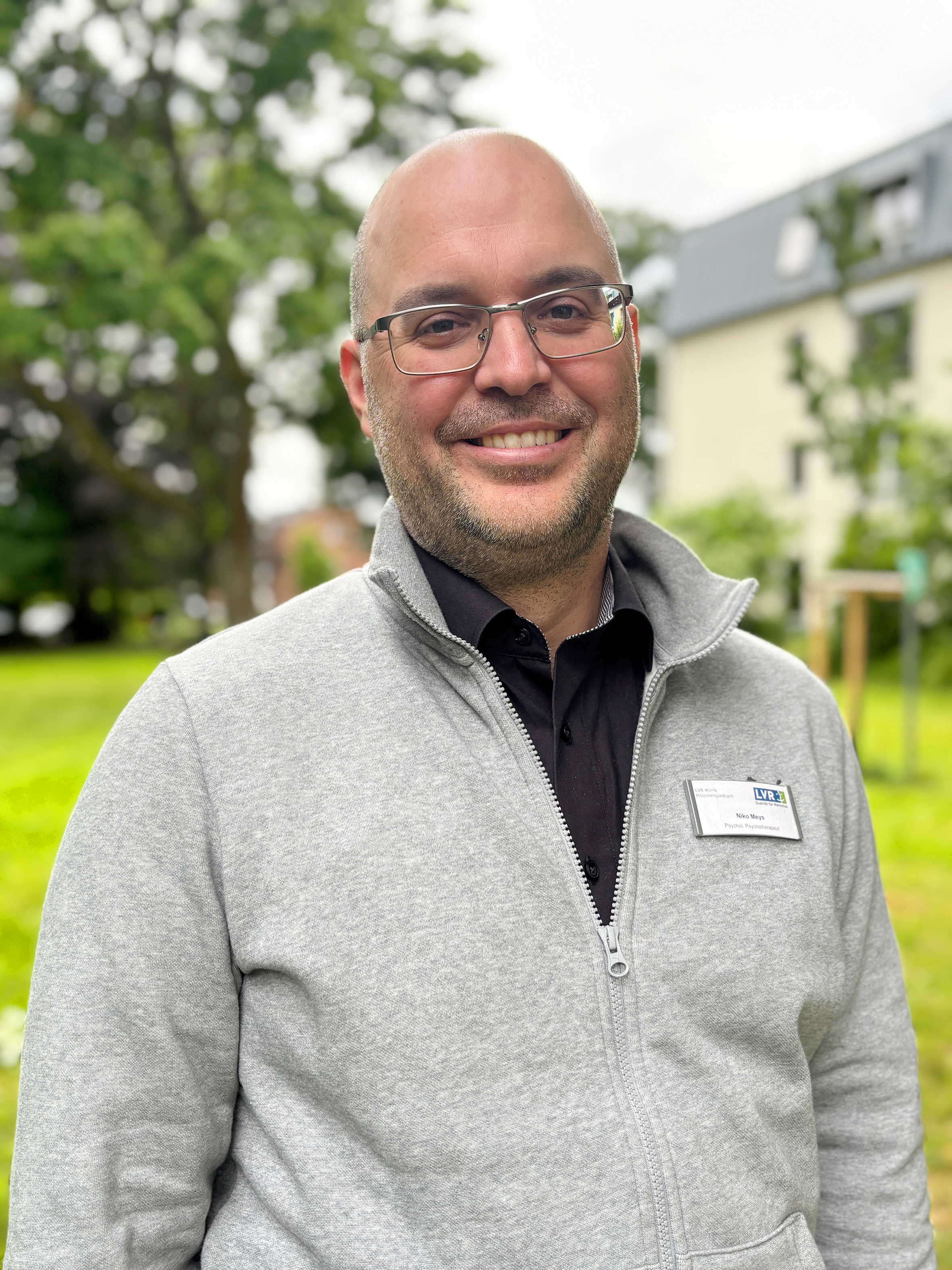 Portraitfoto von Niko Meys