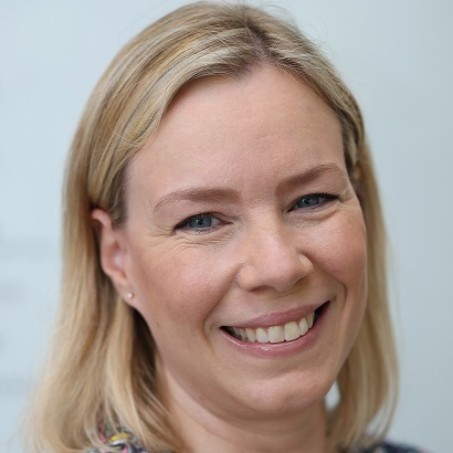 Portraitfoto von Nadine Döring, Leitung der Therapeutischen Dienste