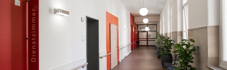 Eine Stationsflur der LVR-Klinik Mönchengladbach.